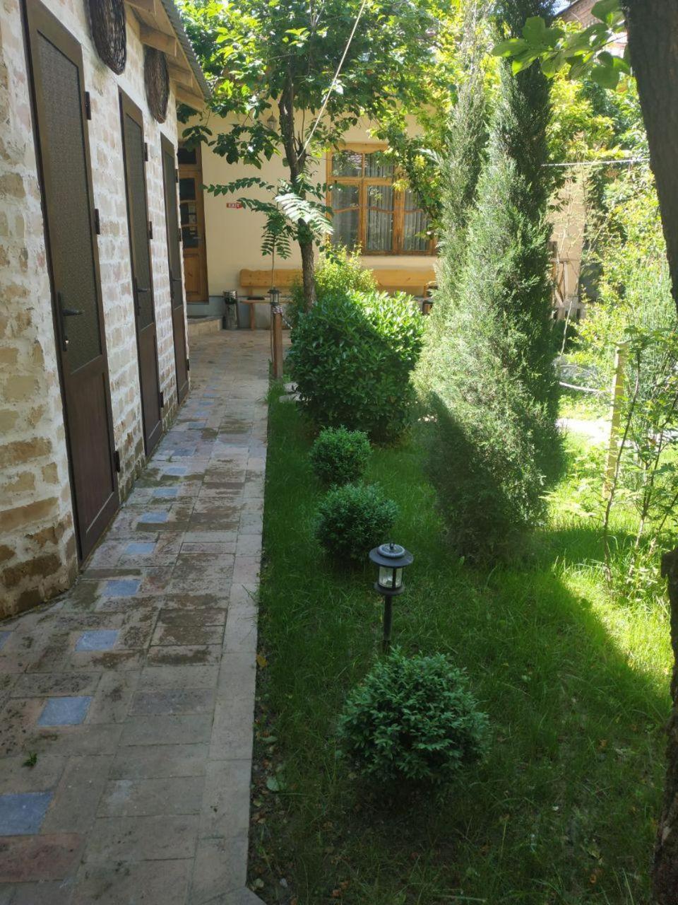Sim Sim Hostel & Guest House Near The Church Самарканд Екстериор снимка