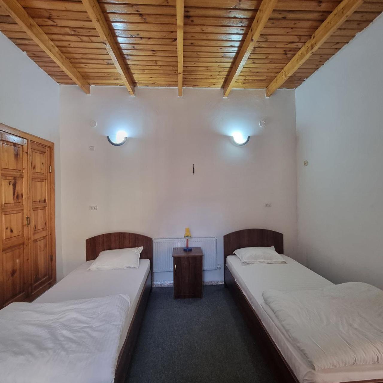 Sim Sim Hostel & Guest House Near The Church Самарканд Екстериор снимка